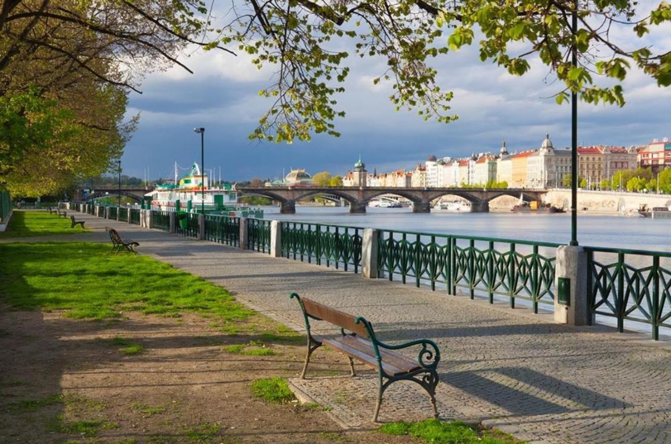 Mezonetovy Apartman V Centru Praga Exterior foto